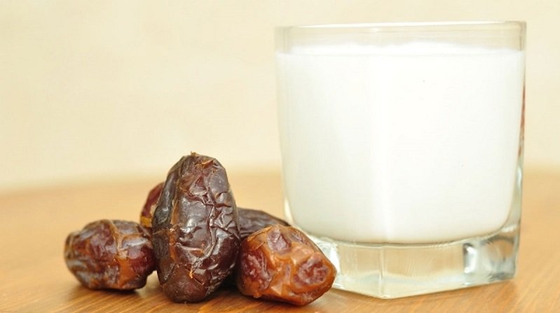 ۲۰-بهترین-خواص-شیر-و-خرما-برای-افزایش-نیرو